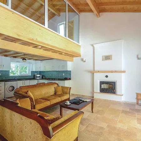 Sleeps 4 Air Con Wifi Villa *